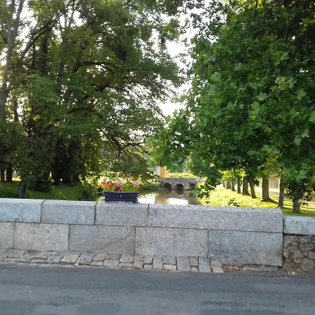 Les Du Thouet アパート Saint-Loup-Lamaire