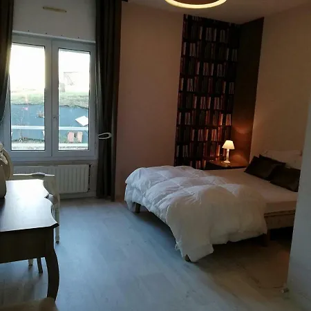 Les Du Thouet Apartment *